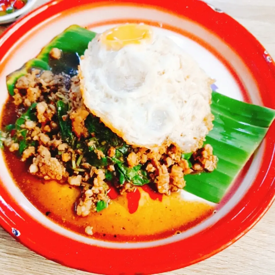 Basil Roce, Fried Egg #Thaifood|kannika supapさん