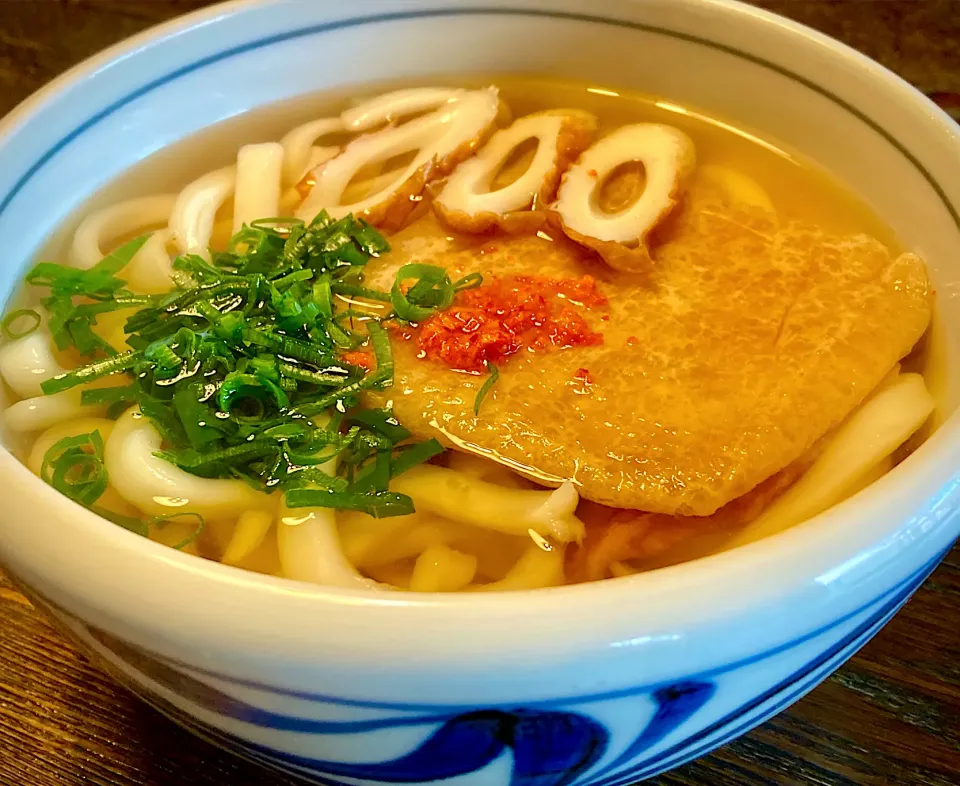 自作の赤い柚子胡椒で＂きつね太麺うどん＂|mottoさん