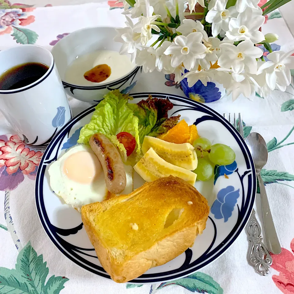 🌼花とモーニングプレート🌼|あっちゃんさん