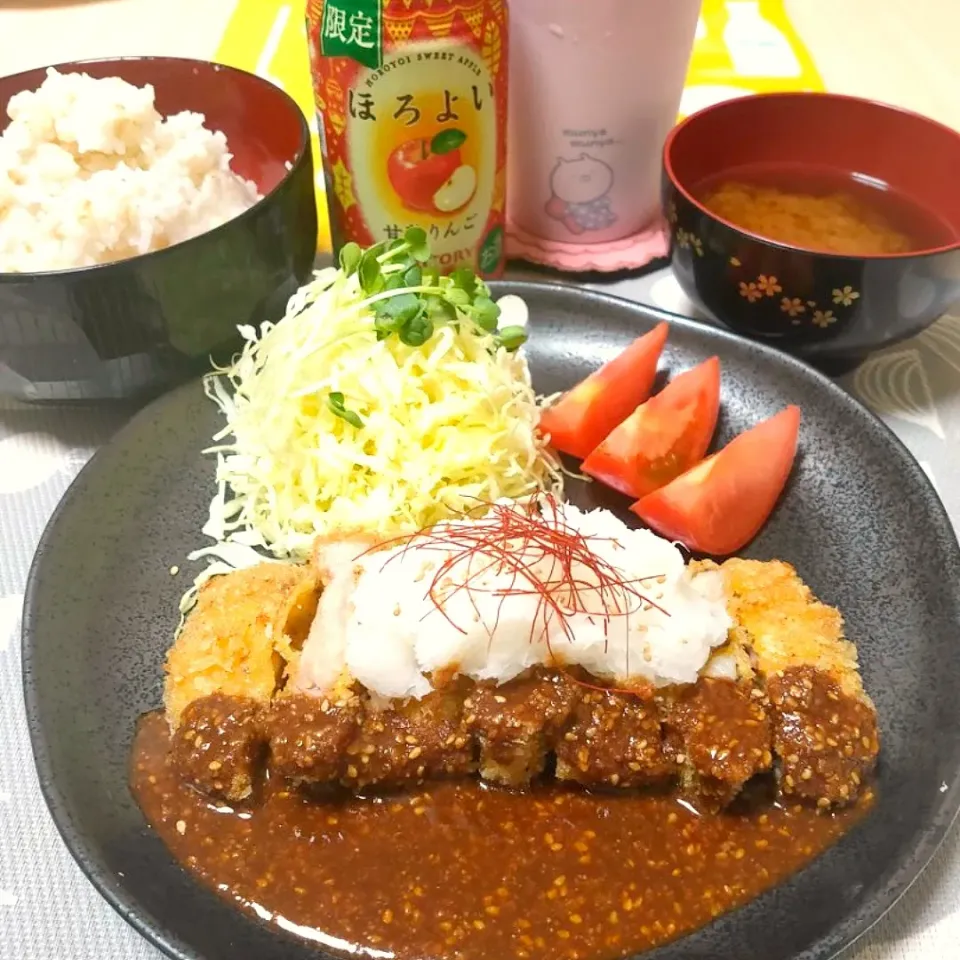 今日の晩ごはん
おろし豚カツ 
    特製すり胡麻ｿｰｽおん(*ˊᗜˋ*)♡
マクロビ玄米入りごはん
(Ｕ｡･×･｡Ｕ)|キャサリンさん