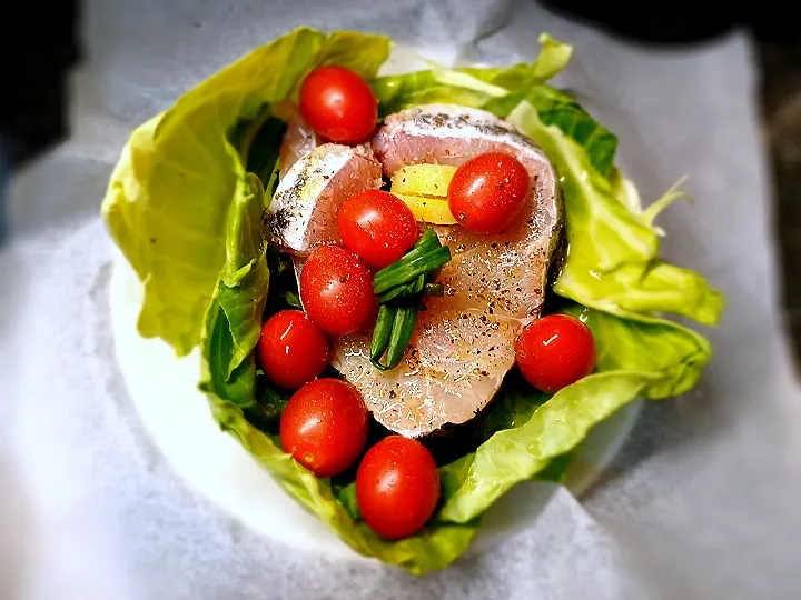 Steamed fish fillet with cabbage & fruit tomatoes for cooking methods can be seen at #YT Rainbow Content#|Memes Firmansyahさん