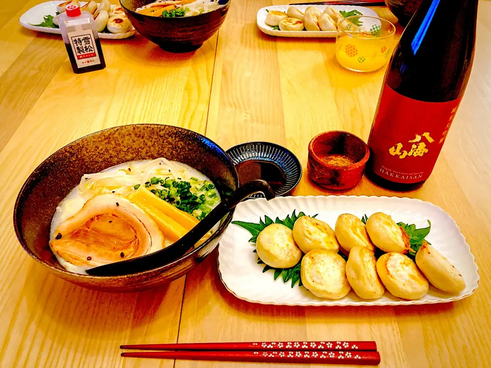 昨日の夕食　焼き小籠包　コムタンラーメン|ふわ猫はなちゃんさん