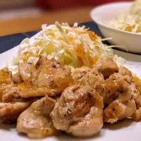 鶏もも肉の生姜焼き〜
の晩ごはん✨|kaz(*･ω･)さん