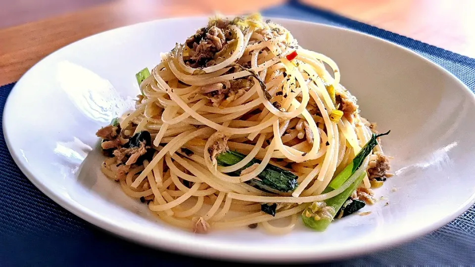 ツナと高菜のバター醤油パスタ〜🍝
の昼ごはん✨|kaz(*･ω･)さん