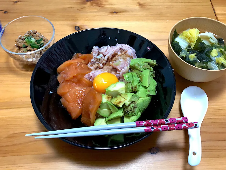 サーモンマグロアボカド丼|saknさん