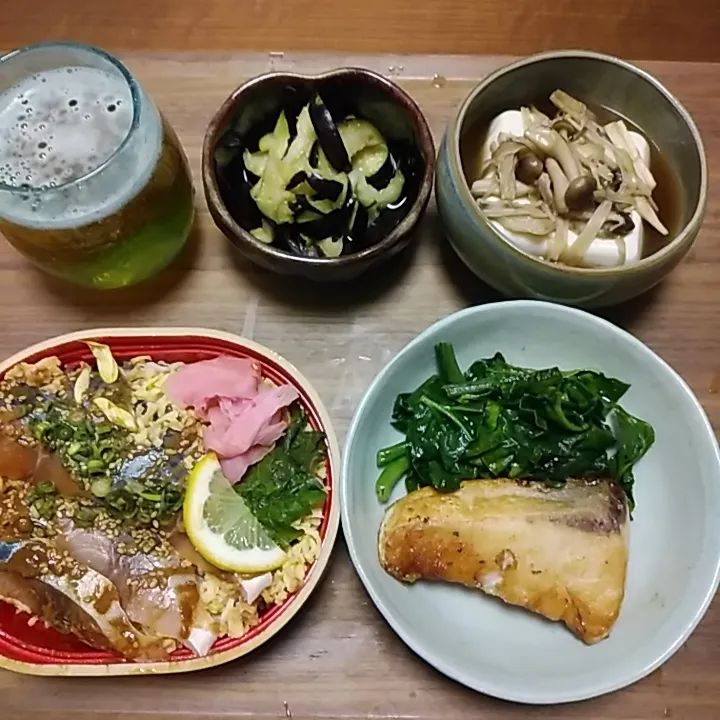 1219
鰤の焼いたん
きのこ豆腐
茄子の浅漬け
胡麻鯖ご飯|noccoさん