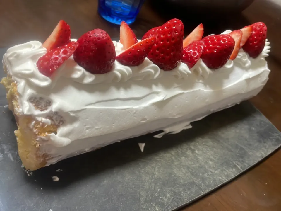 いちごの🍓ロールケーキ|mymさん