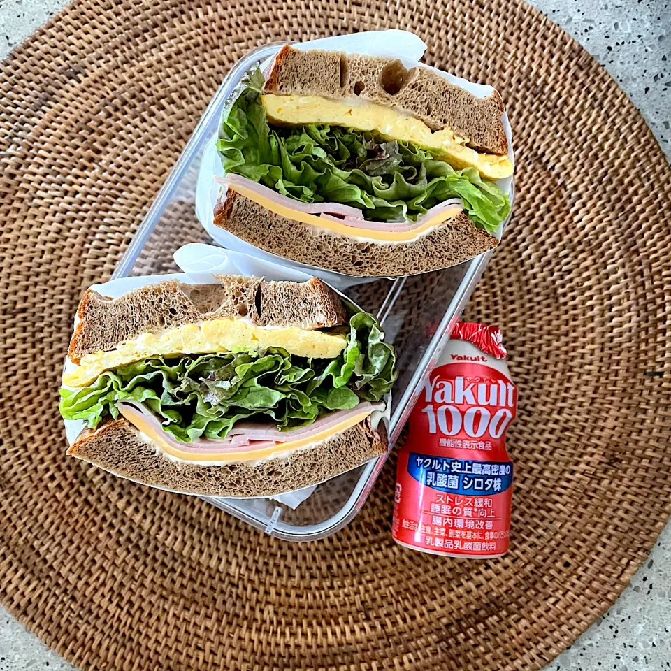 ブラン食パンでハムチーズレタス卵サンドイッチ|しーさん