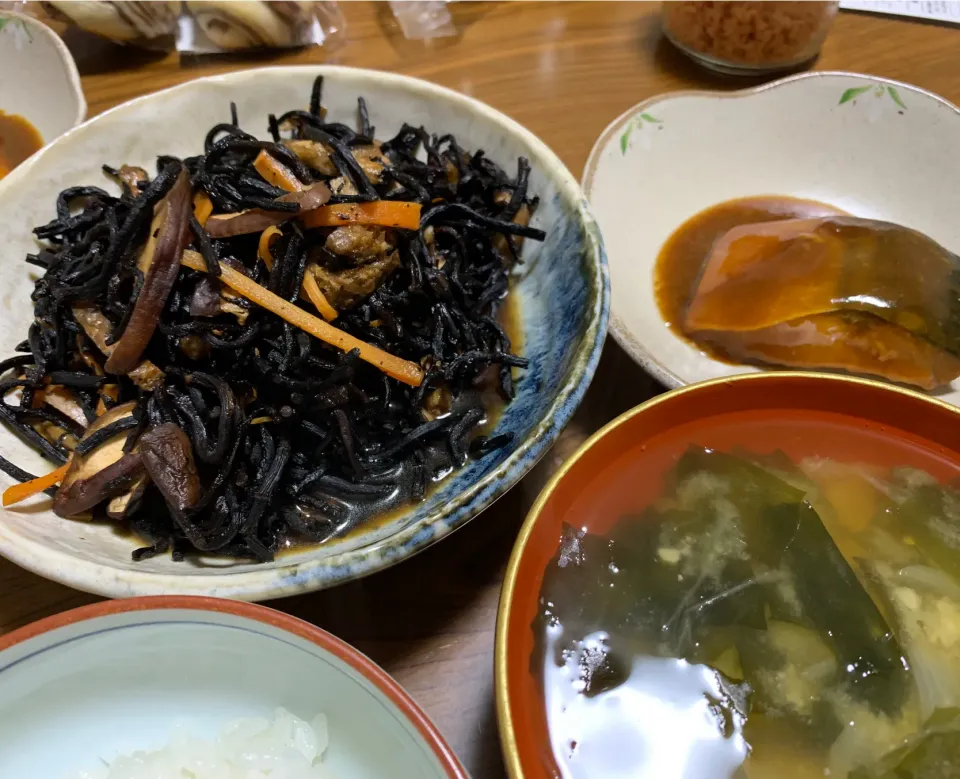 12月20日夜はサバ味噌とひじき煮|とももさん