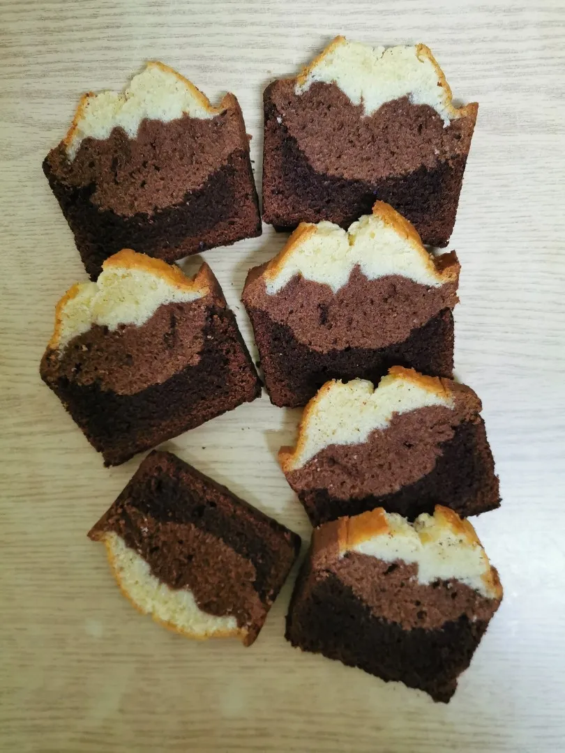 Marble pound cake|Mira Kebbehさん