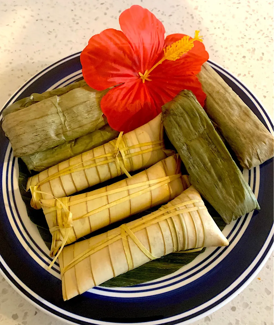 Steamed Suman Malagkit and Suman sa Ibos - steamed rice cakes wrapped in banana leaves / buri palm leaves🌴|🌺IAnneさん