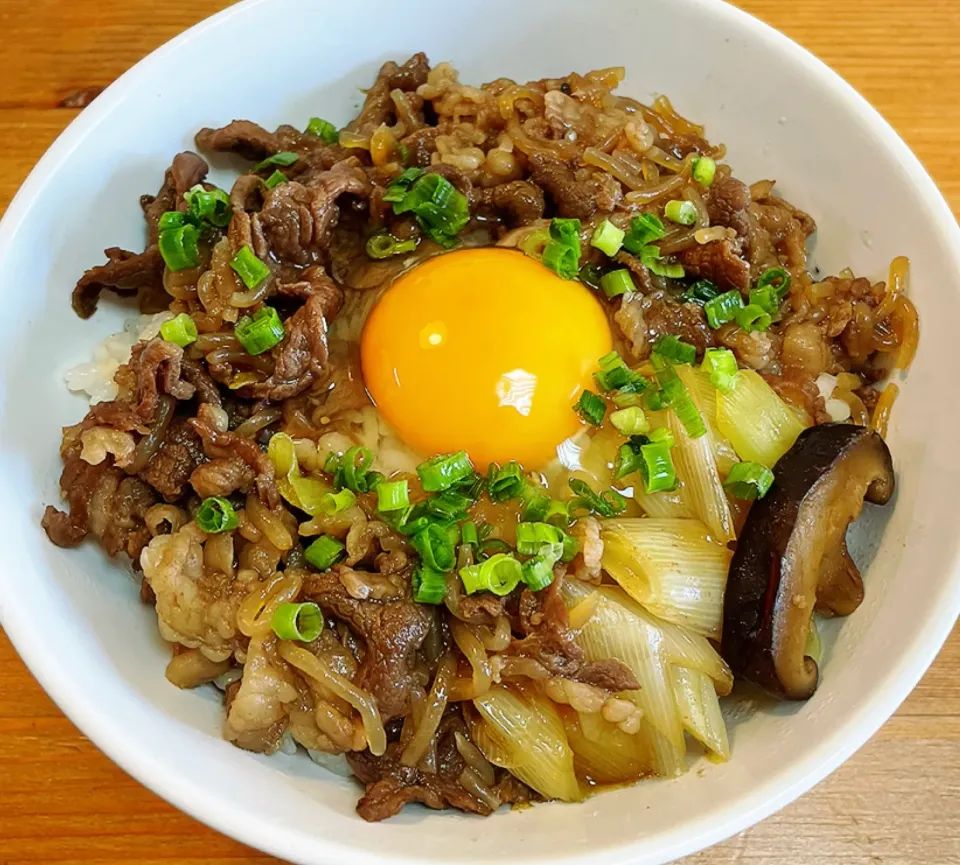 すき焼き風の牛丼|ヒロさん