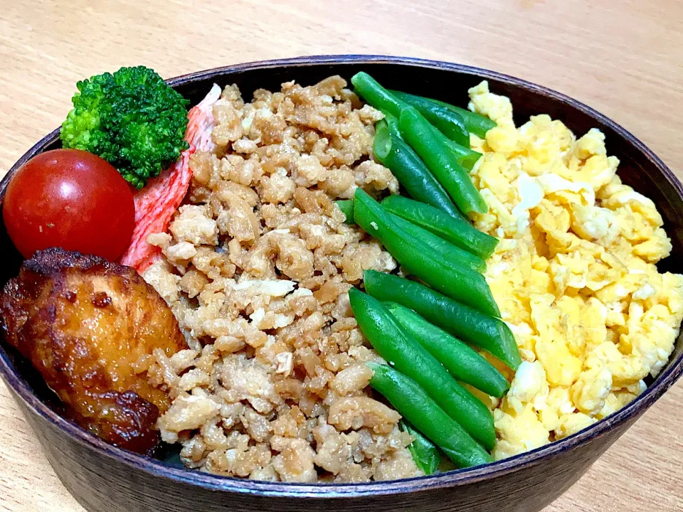 3色そぼろ丼|ちかちかさん