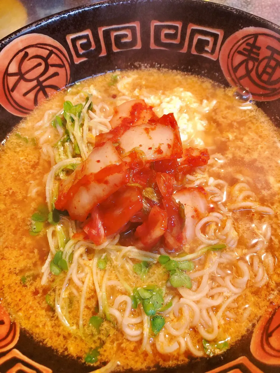 昼は寒くて激辛ラーメン🍜|海斗さん