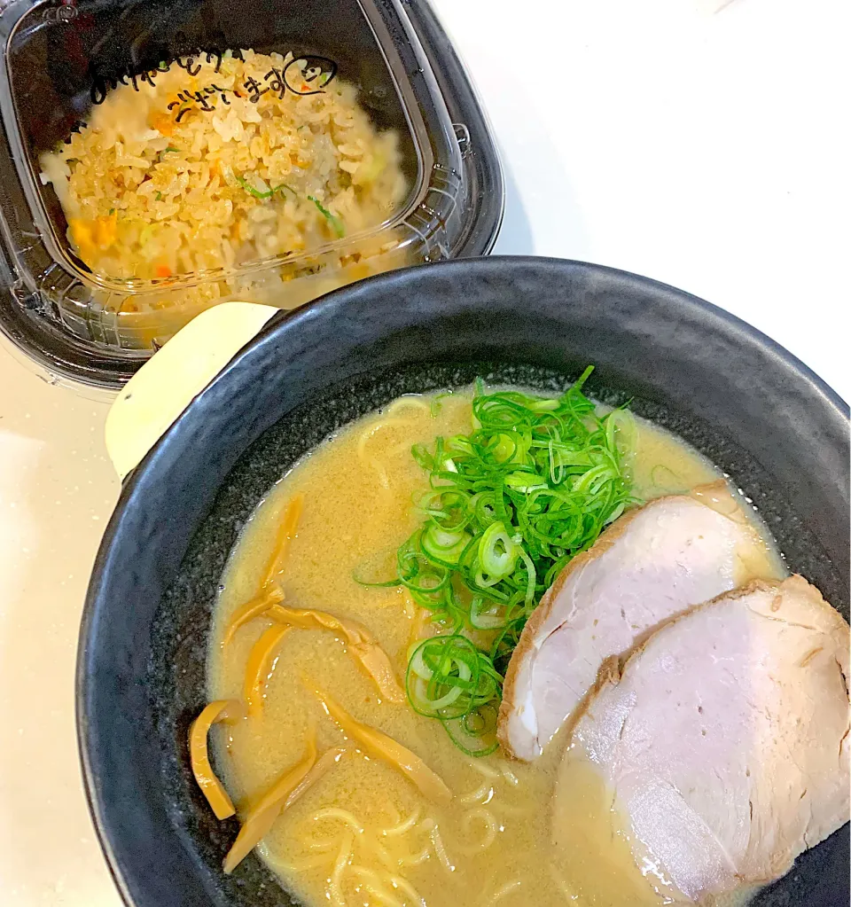 夜ご飯😊天下一品の家麺とチャーハン☆|とまこ(*^o^*)さん