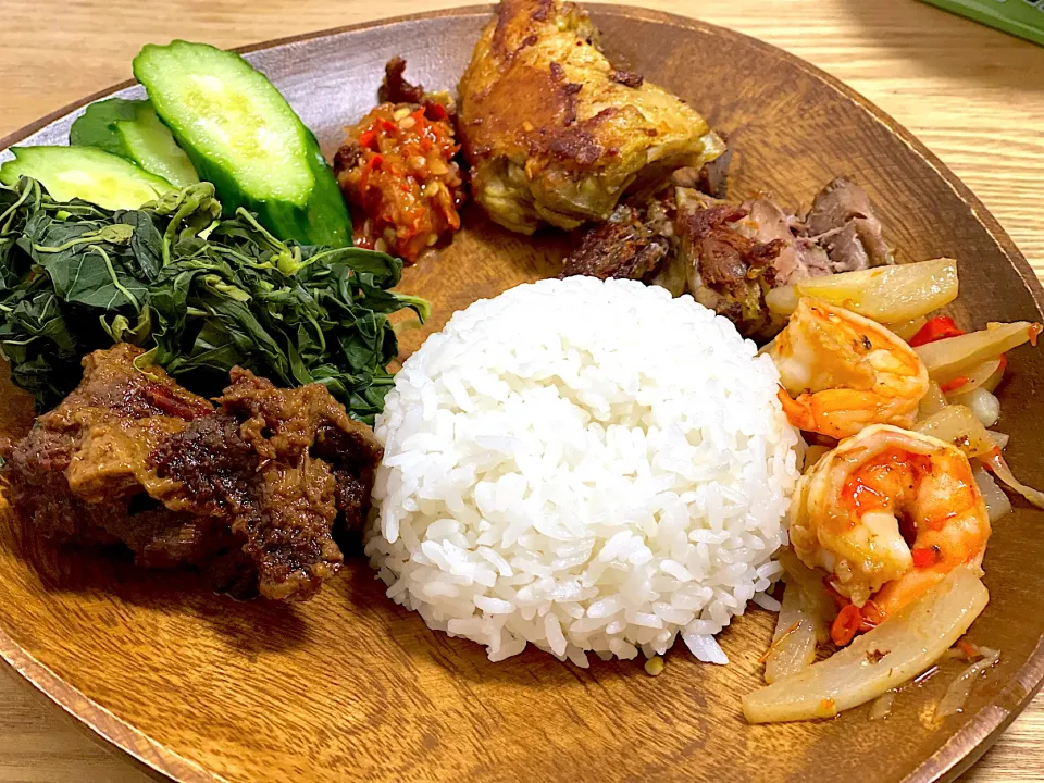 Nasi campur|yeni kartikasariさん