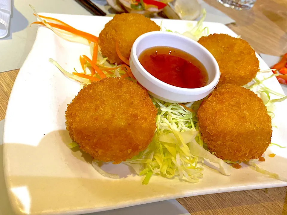 Snapdishの料理写真:Deep fried shrimp cakes|skyblueさん