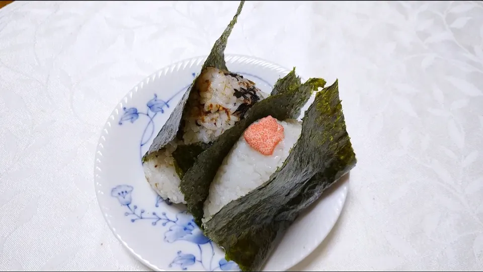 12/21の夜勤弁当
おにぎり2種|卯月さん