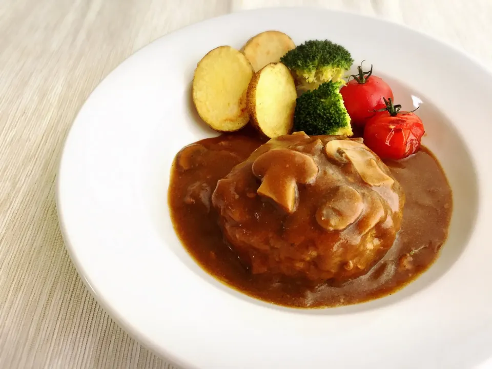 go1234567890さんのみんなが大好きな組み合わせ！カレー煮込みハンバーグ #楽天レシピ|楽天レシピさん