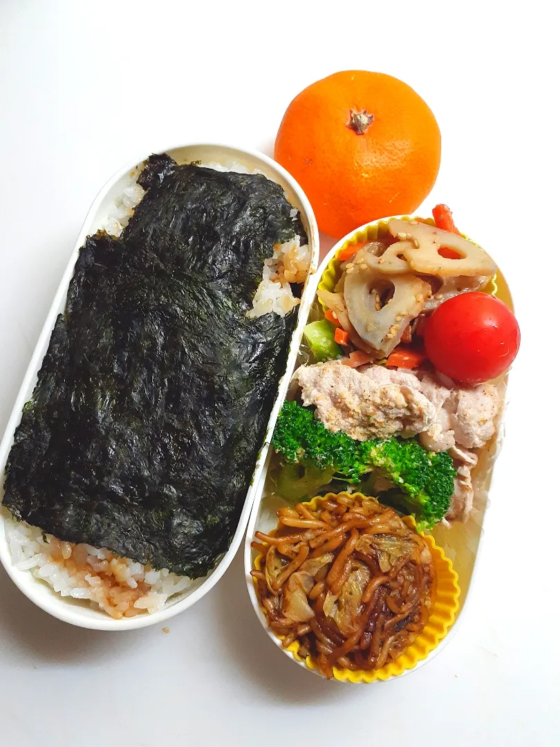 ☆中学生弁当☆海苔弁当、蓮金平、豚しゃぶ胡麻ドレ和え、ミニトマト、焼きそば、みかん。|ｼｮｺﾗさん