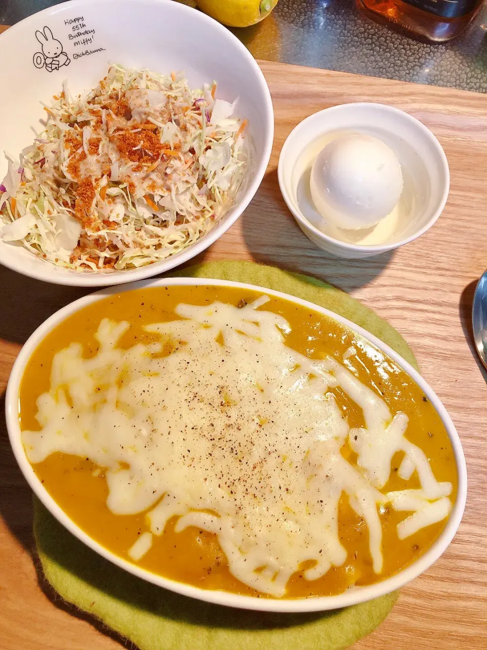 Snapdishの料理写真:作り置きカボチャスープ完食。今夜は、ご飯にかけてチーズとレンチン🧀|海斗さん