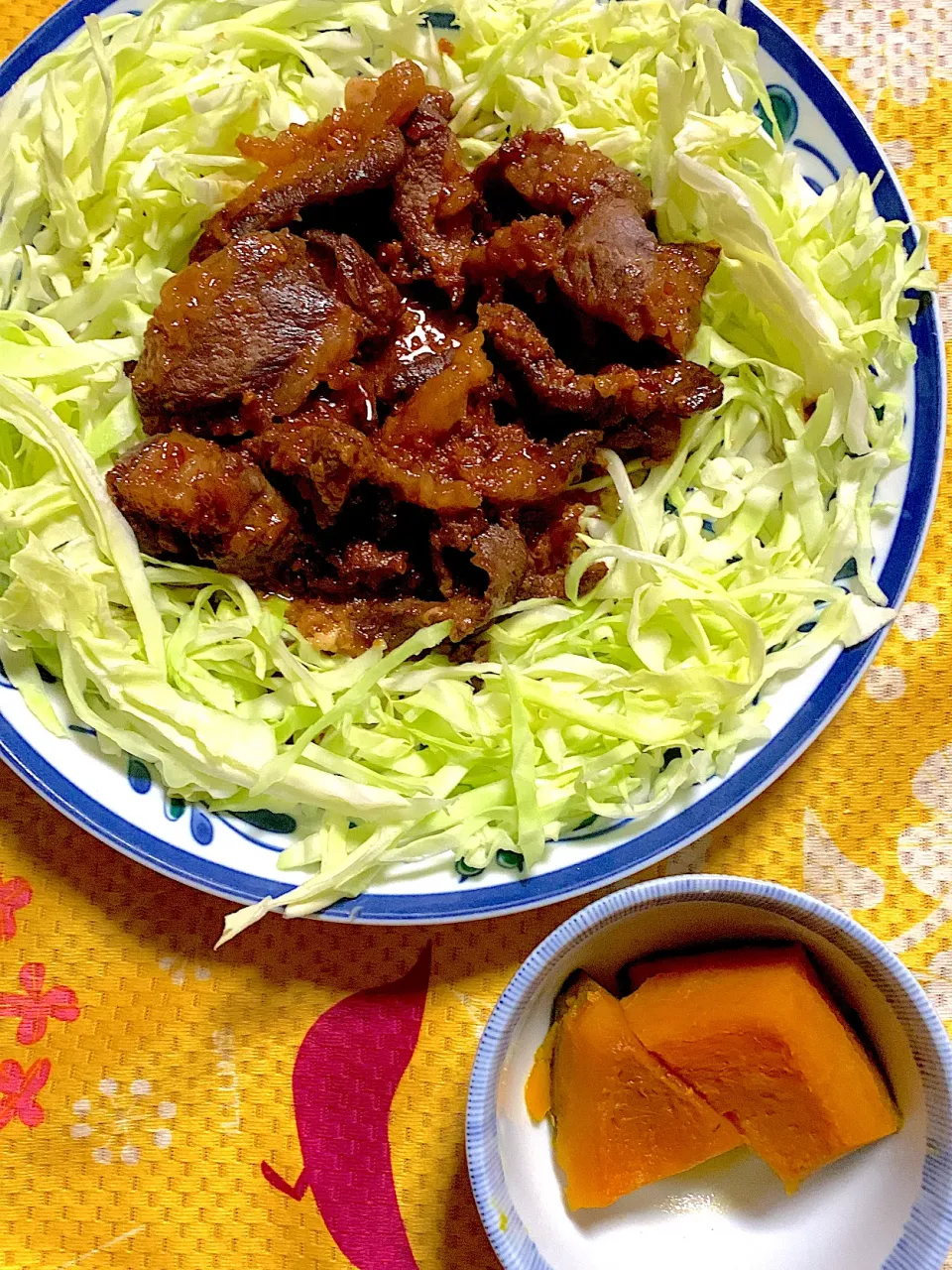 南瓜煮　牛スネ肉の醤油麹漬け焼きヨーグルト蒸し　キャベツ|掛谷節子さん