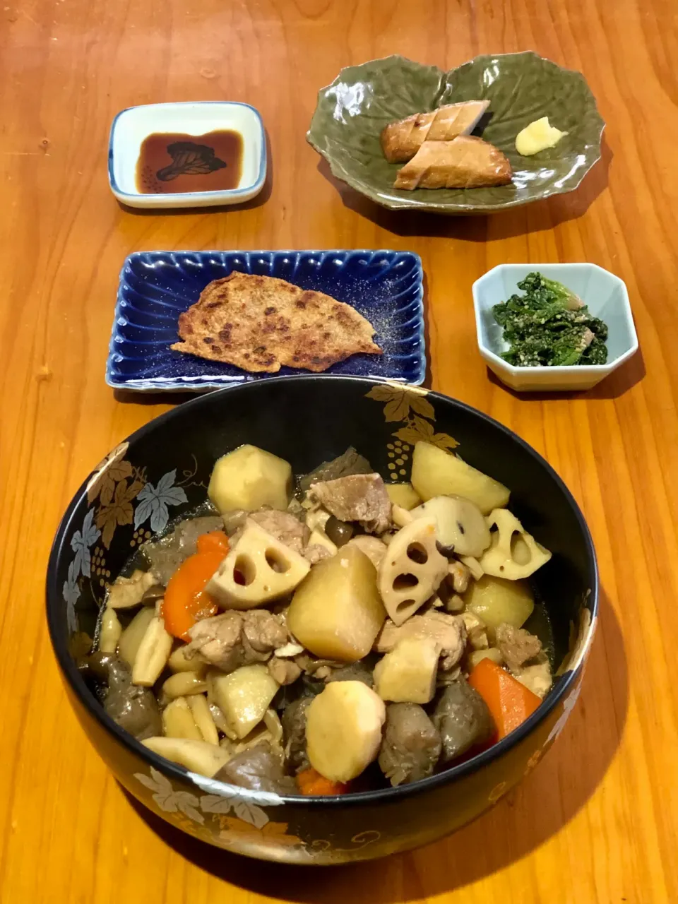 筑前煮、パリパリ鶏皮、ほうれん草の胡麻和え、さつま揚げ|マユマユさん