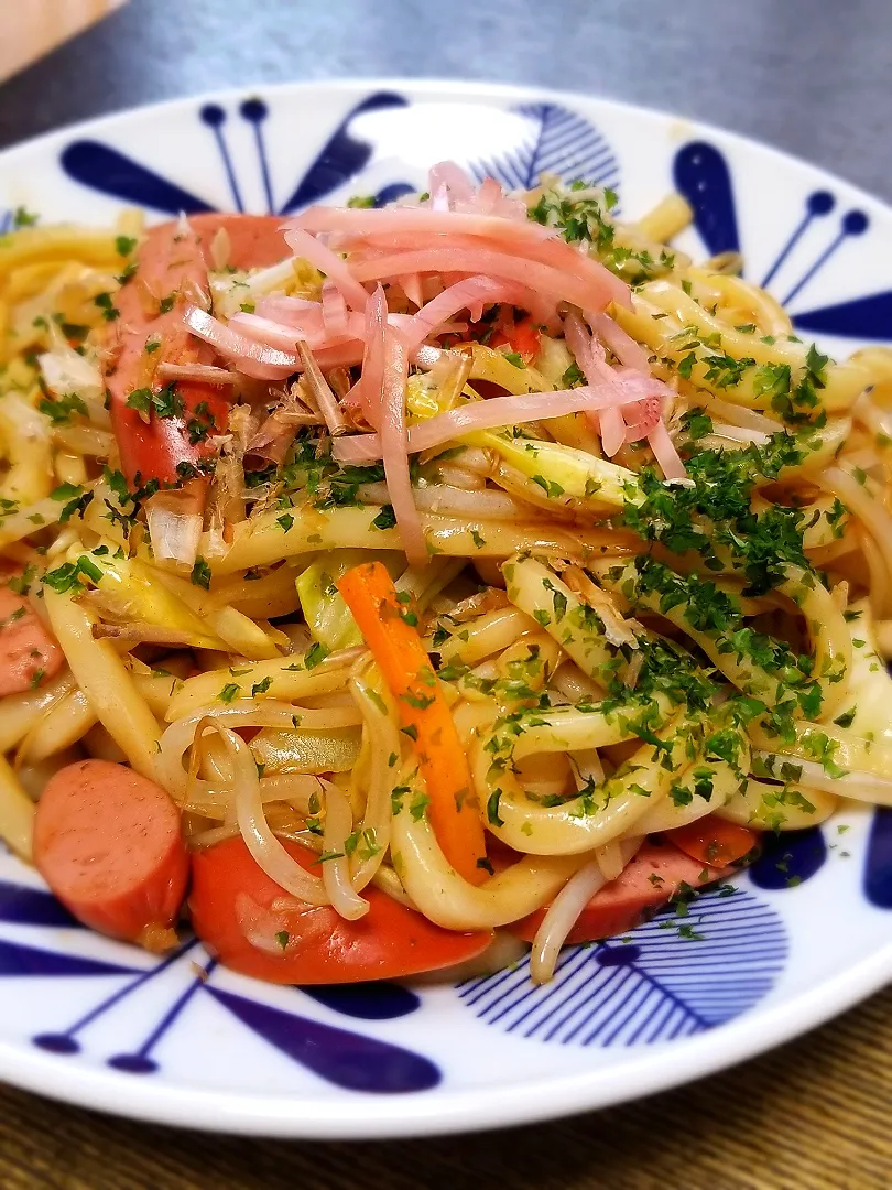 パパ作👨ソース味の焼きうどん|ぱんだのままんさん