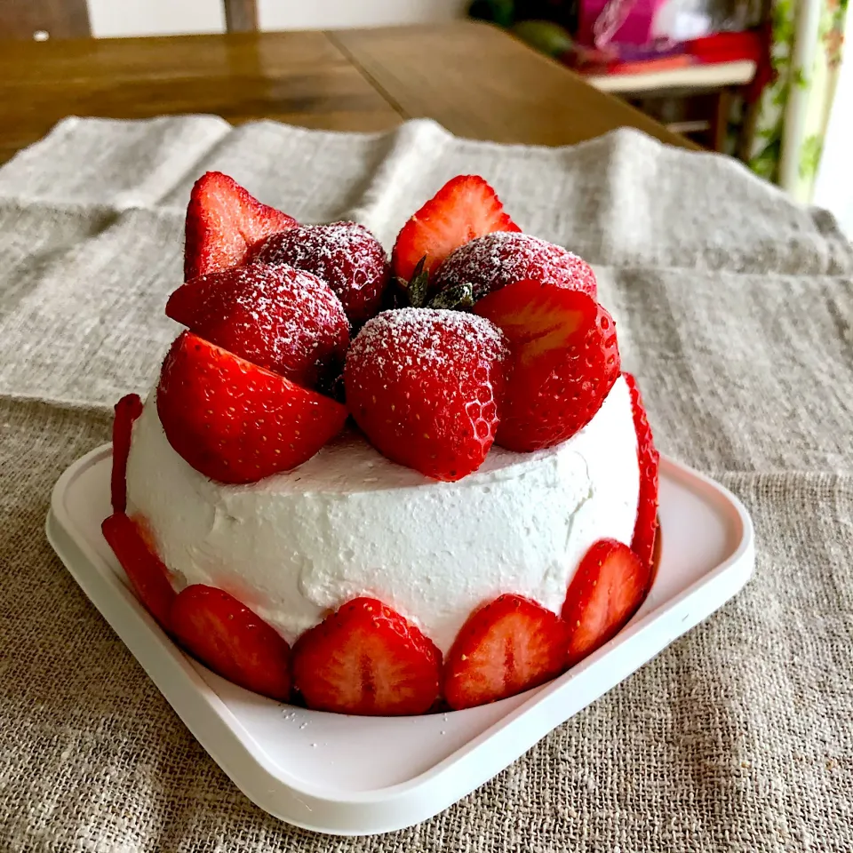 Snapdishの料理写真:娘のバースデーケーキ🎂🍓🍓|sato*さん