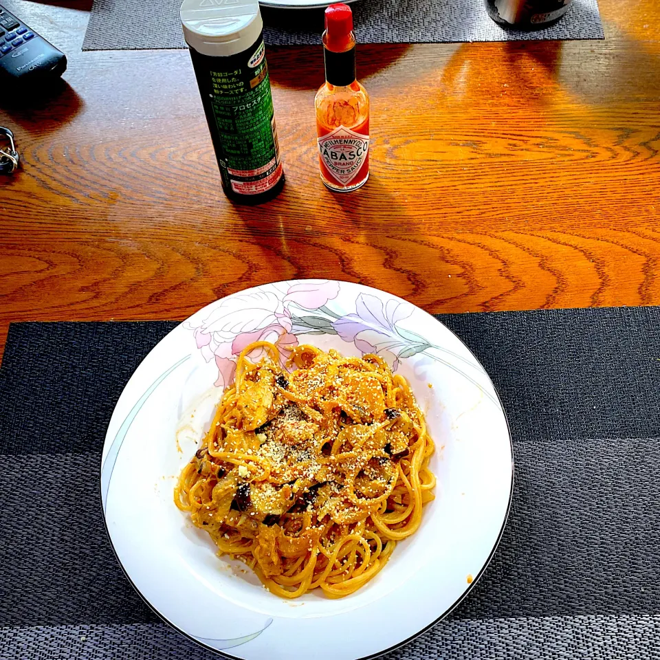 Snapdishの料理写真:リコッタチーズと胡桃のペーストを使ったシチリア風パスタ、|yakinasuさん