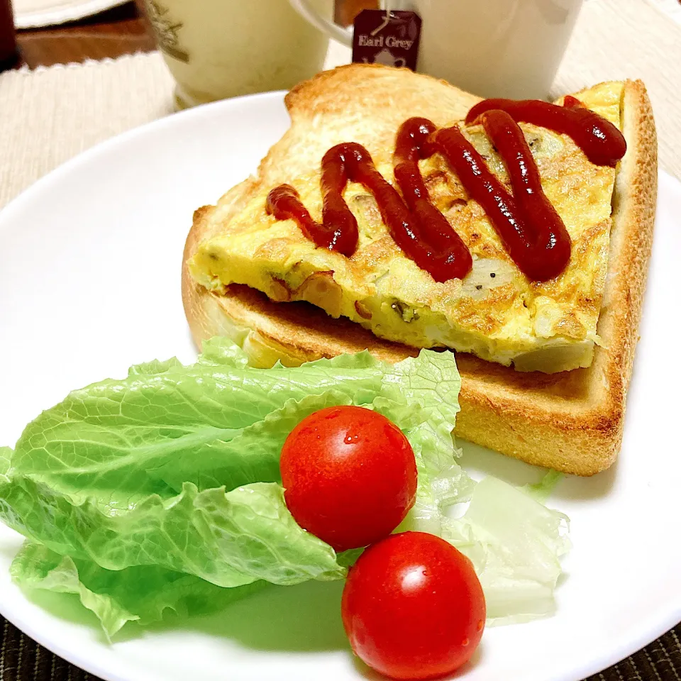 スパニッシュオムレツ🍞トースト！|akkoさん