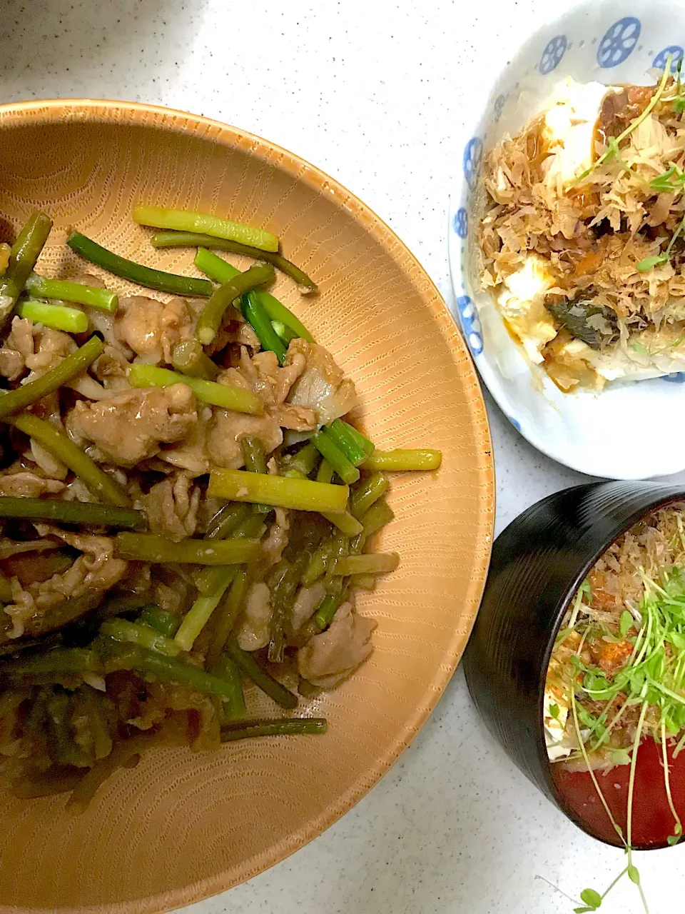 にんにくの芽と豚肉の中華炒め、鯖缶冷奴|まみみさん