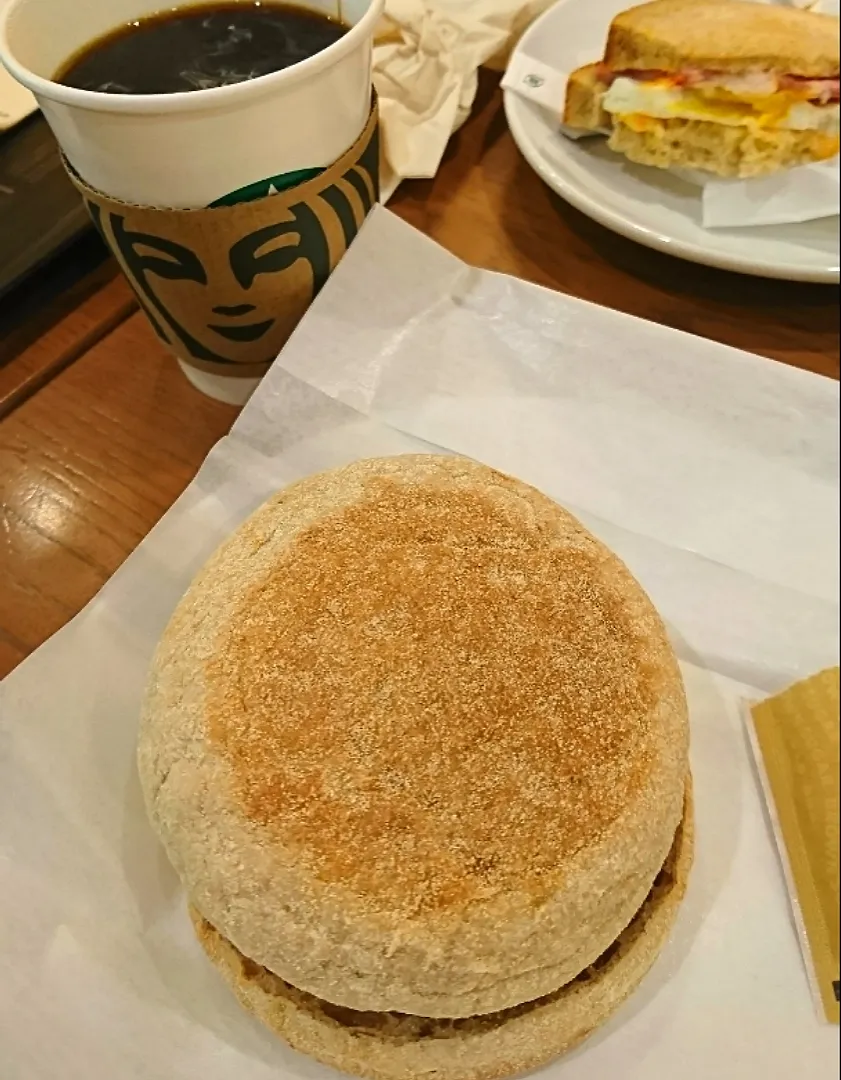 スタバでランチ|しまだ ちえこさん