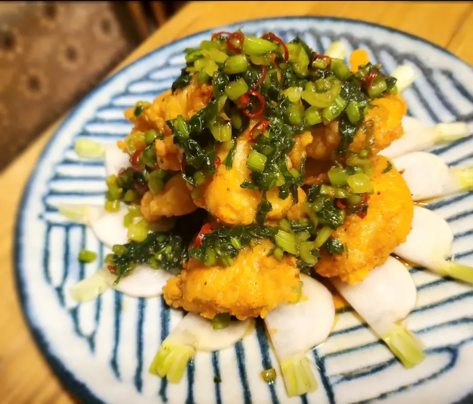 イチロッタさんの料理 『日式油淋鶏』✨✨✨「鶏のから揚げ 甘酢醤油かけ」ってところかな。😅|まぁさん