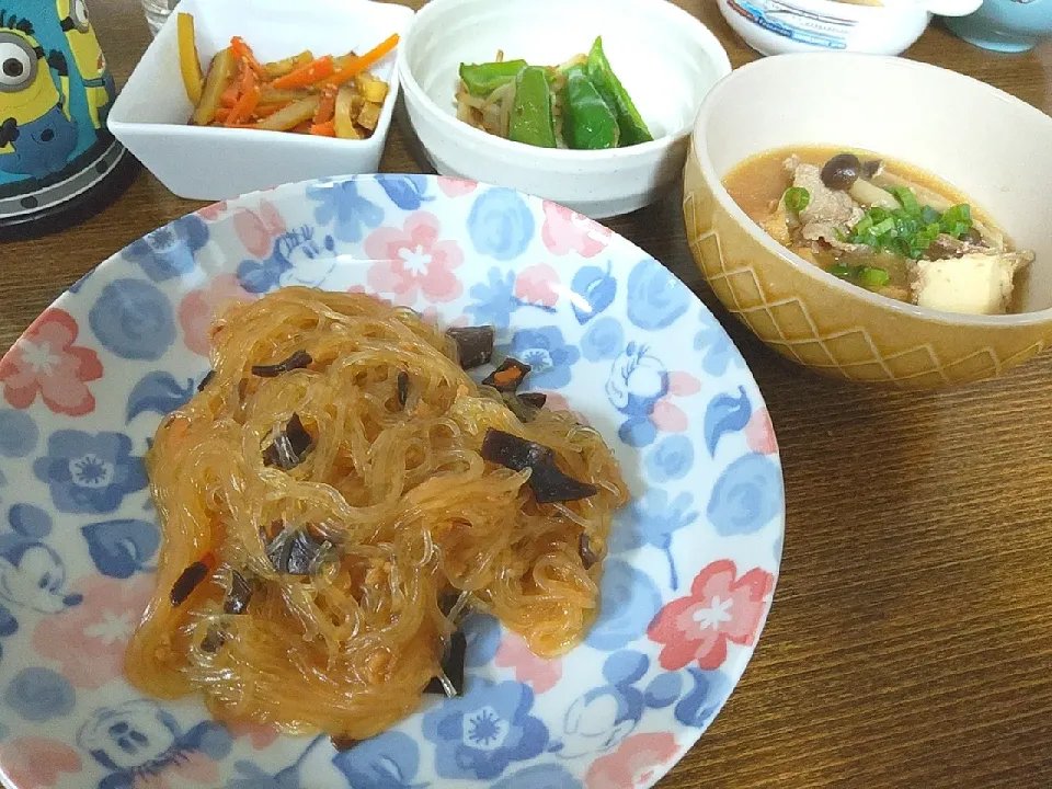 Snapdishの料理写真:麻婆春雨
さつまいもと人参のきんぴら
甘とうともやしの生姜醤油痛め
豚汁|尚さん