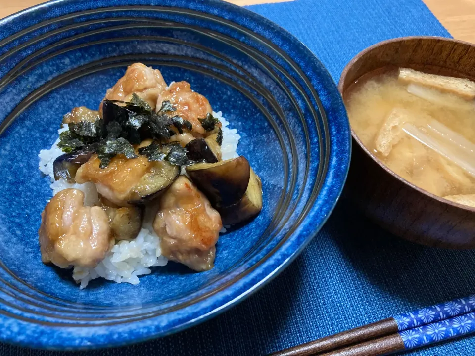 ナスと鶏の照り焼き丼|青菜さん