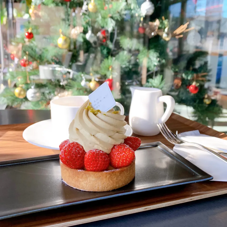 クリスマスイヴのティータイム🎄🍓🫖👩‍❤️‍👨|leeさん