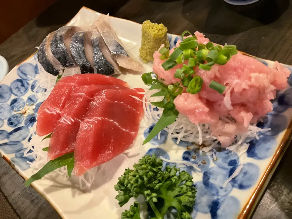 Snapdishの料理写真:居酒屋飯　お刺身盛り合わせ|Takeshi  Nagakiさん