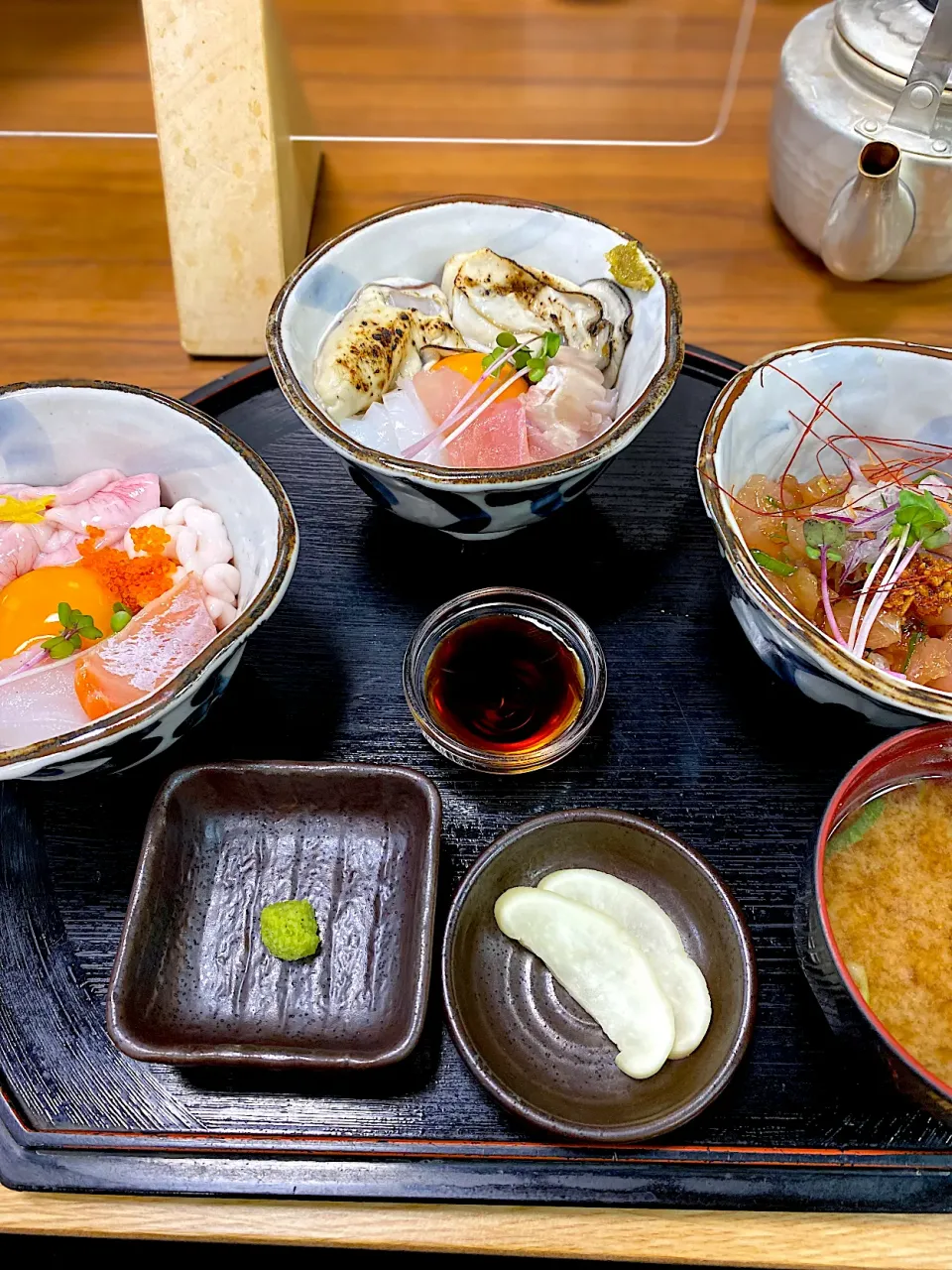 本日のミニ丼3種|髙野泰朋さん