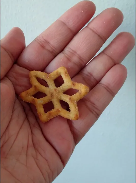 Gingerbread Sn❄wflake Pretzels 🥨 from Marks & Spencer|Rachelle CB (ラシェル • ウィルソン)さん