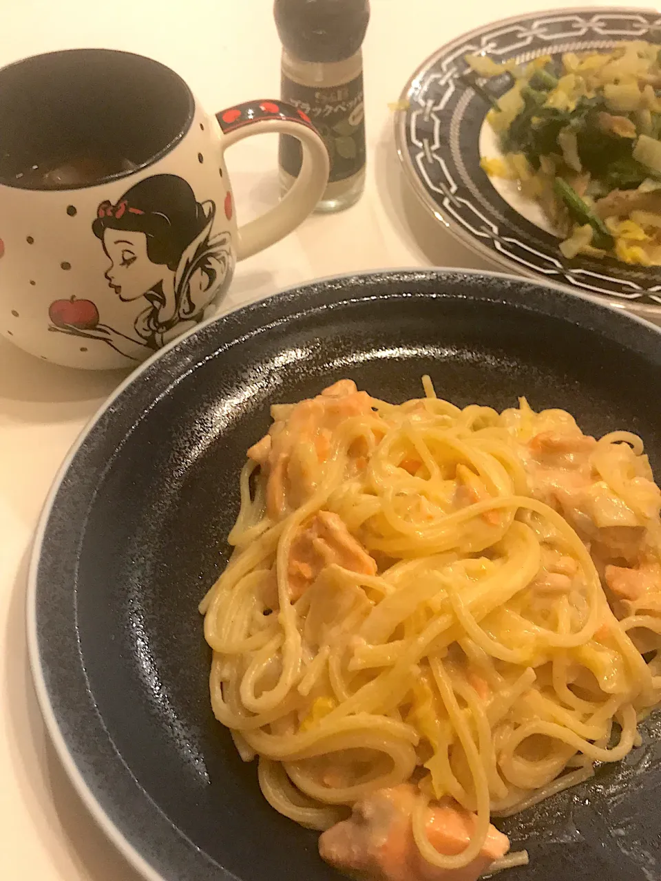 鮭と白菜のクリームパスタ・トマトスープ・春菊と舞茸のチーズ焼き|rakky7さん