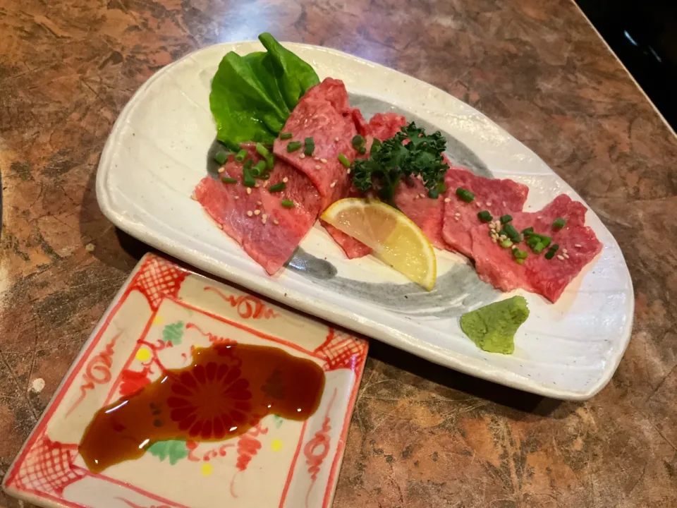 Snapdishの料理写真:わさび醤油で頂くお肉のお刺身|Takeshi  Nagakiさん