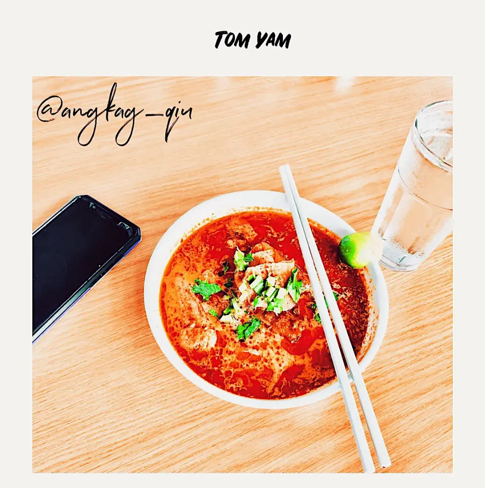 Snapdishの料理写真:Seafood Tom Yam .. 😃🍤🍜|Laa Qiu Epさん