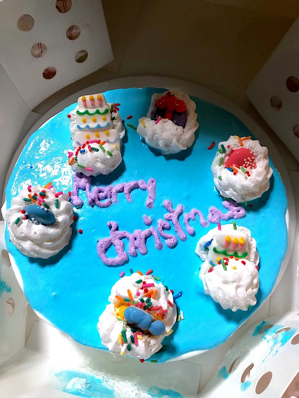 Unbox X’Mas Cake. Share with friends and family.|Zさん