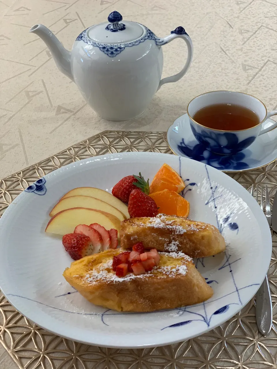 フレンチトースト🍴🍎🍓🍊|ｋｚｓｙｋさん