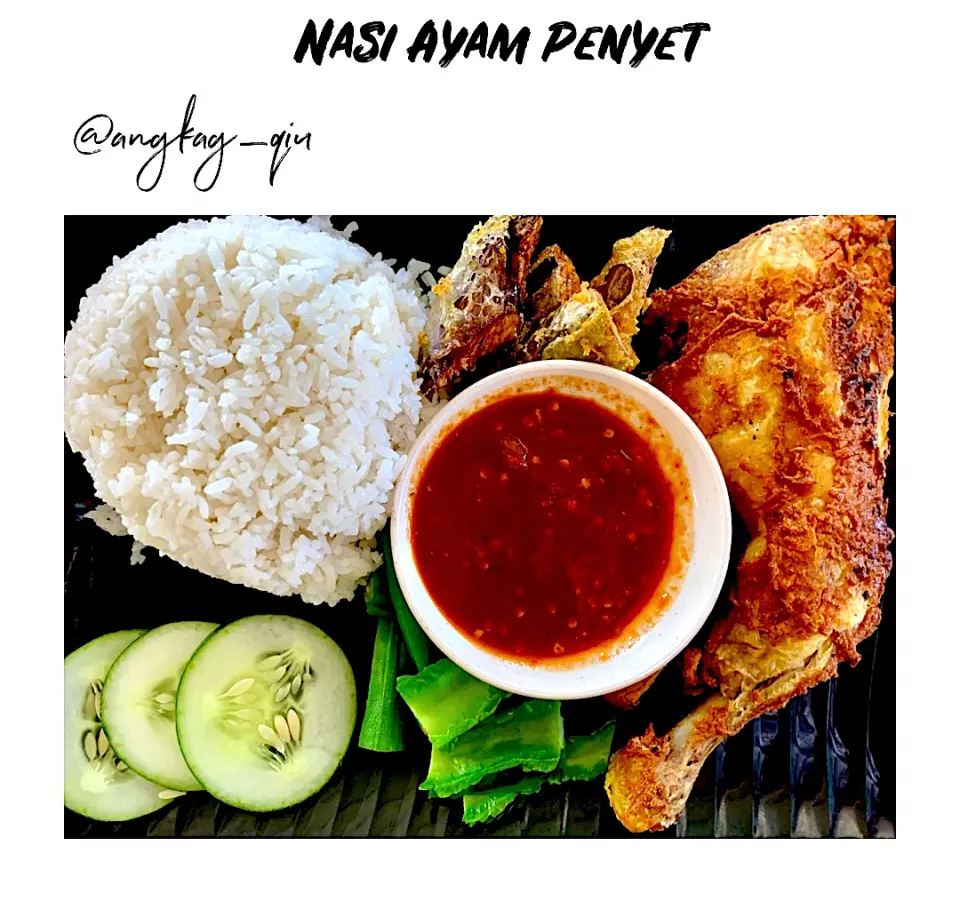 Snapdishの料理写真:Nasi Ayam Penyet 🍚🍗|Laa Qiu Epさん