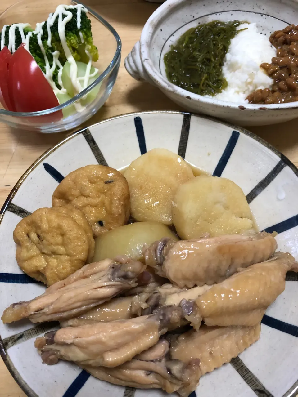 Snapdishの料理写真:中手羽とがんも.長芋.大根の煮物|つわぶきさん