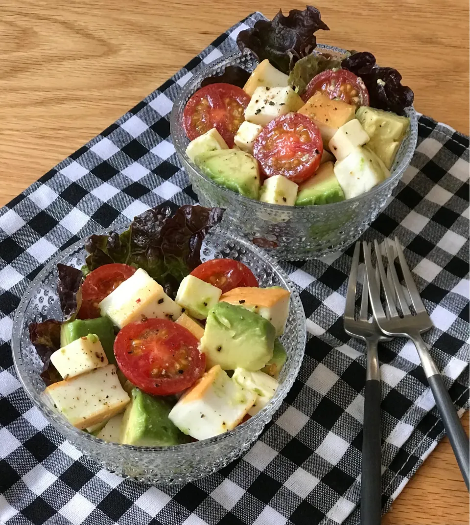 はんぺん・アボカド・クリームチーズのサラダ🥑🧀🥗|てんのすけさん