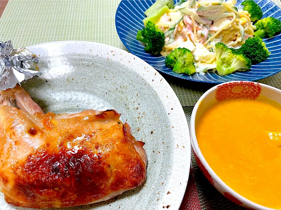 🎄クリスマスチキン🍗、スパサラダ、自家製かぼちゃスープ(裏漉し)🎃|1614さん