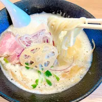 Snapdishの料理写真:白湯ラーメン塩、いただたまーす♪|ASuzukiさん